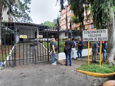 Asilo, allanamientos y órdenes de captura: el Suntracs bajo fuego