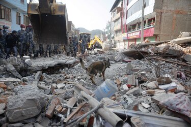 Al menos 57 muertos en otro gran sismo en Nepal