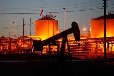 Petróleo de Texas sube un 4.7 % y cierra semana por encima de los 90 dólares