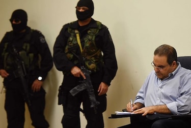 Expresidente salvadoreño asegura que no violó la ley