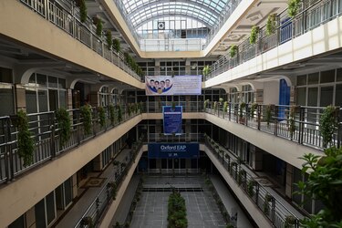 Las universidades de Kabul, vacías en el primer día de la prohibición de las clases mixtas