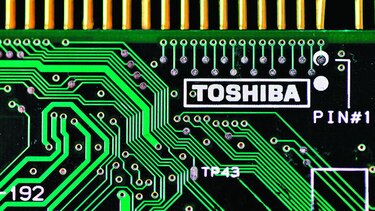 Toshiba intenta cerrar transacción