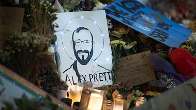 La Patrulla Fronteriza de Estados Unidos suspende a dos agentes involucrados en la muerte a tiros del enfermero Alex Pretti