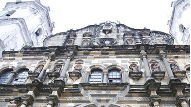 Suben nuevo pliego de iglesia