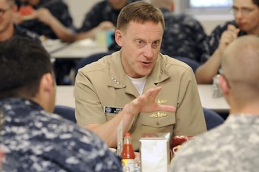 Obama nomina a oficial de la armada para que dirija la NSA