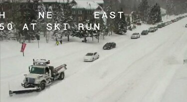 Tormenta golpea con fuerza y deja récord de nieve en el norte de California