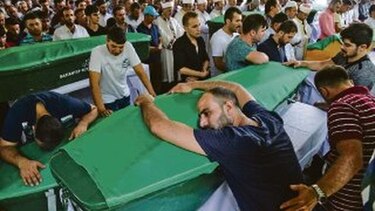 Un atentado suicida deja 51 muertos