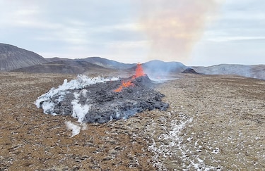 Erupción en Islandia se extiende aún más
