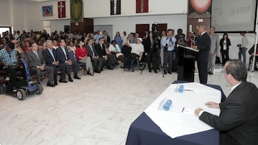 Seis candidatos presidenciales firman pacto por las personas con discapacidad