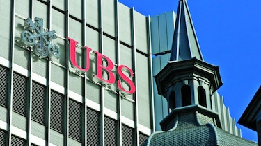 UBS podría trasladar a ejecutivos a España