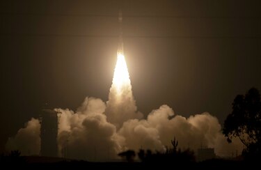 NASA lanza satélite con láseres para estudiar pérdida de hielo en la Tierra