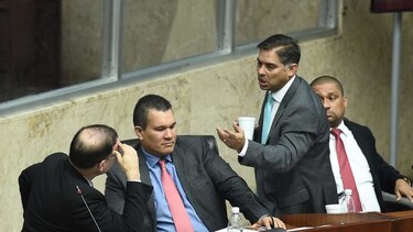 Diputados confrontan al MEF, pero aprueban en segundo debate  el proyecto que eleva el límite del gasto