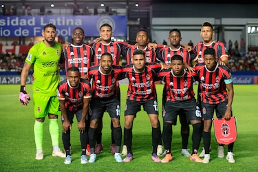 Con la frente en alto: Sporting cae eliminado por el gol de visitante