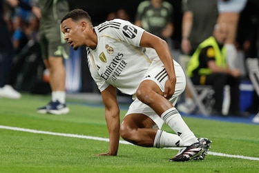 Alexander-Arnold padeció una lesión muscular en el bíceps femoral de su pierna izquierda