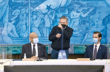 ‘No hay planes de cierre’, le informan a empresarios