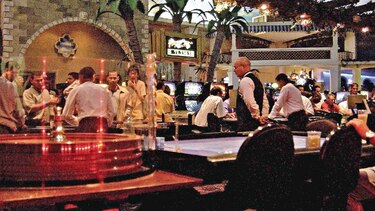 Apuestas cayeron 3.5% en 11 meses