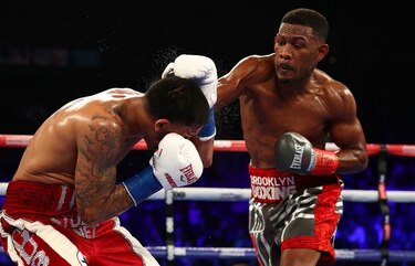 Jacobs derrota con facilidad a Arias en su regreso