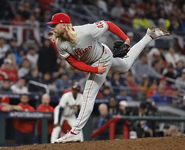 Los Filis eliminan a los campeones Bravos