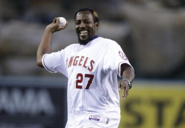 Vladimir Guerrero firma contrato por un día y se retira