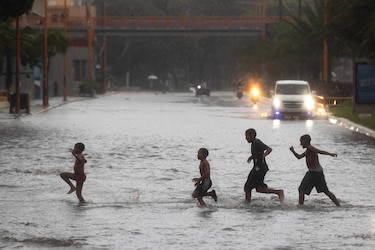 Melissa amenaza a Cuba como huracán tras provocar inundaciones en Haití y República Dominicana