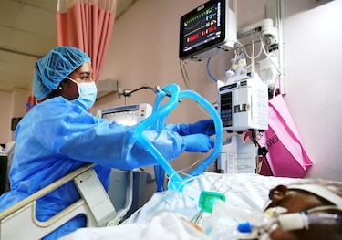 Médicos y enfermeras alertan sobre la escasez de insumos