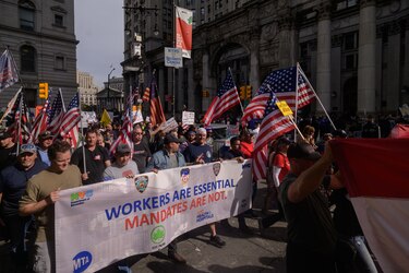 Nueva York contempla despedir a 3 mil funcionarios por no vacunarse contra la Covid-19