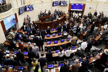 El Senado tumba la consulta popular de Gustavo Petro y él denuncia fraude 