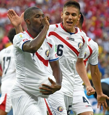 Campbell, que será padre, elegido como el mejor de Uruguay-Costa Rica