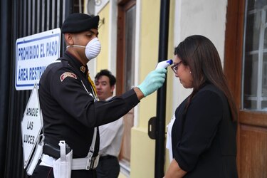 Coronavirus: un funcionario de la Presidencia, entre los contagiados; otros dos dan negativo