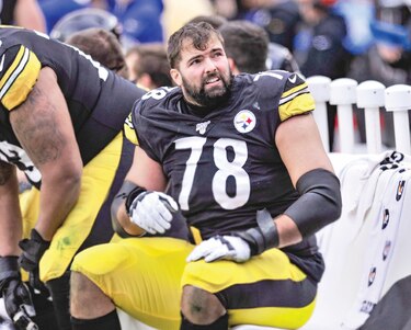 Hispano Villanueva firma por los Ravens de la NFL