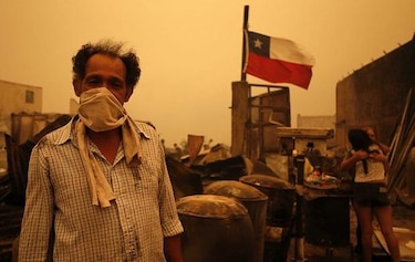 Ascienden a 10 los muertos por los voraces incendios en Chile