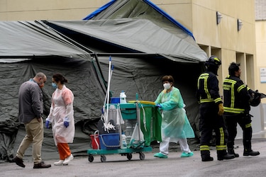 España supera los 10,000 muertos por coronavirus con nuevo récord diario