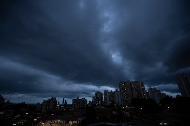 Emiten aviso de vigilancia por lluvias y tormentas para varias regiones del país