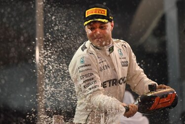 Bottas y Mercedes terminan 2017 en la cima al conquistar Abu Dabi