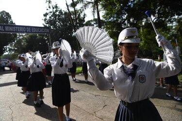 Desfiles patrios: rutas, delegaciones y bandas independientes participantes