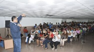 Denuncian irregularidades en seminarios de docentes