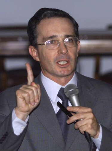 Abogado de Uribe pedirá medidas cautelares a CIDH ante acusaciones de Maduro