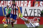 El Atlético golea al Madrid y se acerca a cuatro puntos