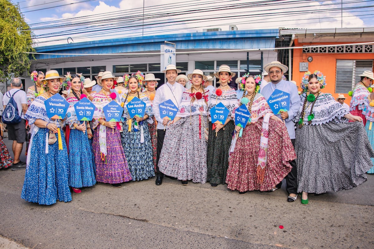 Con más de 400 participantes, delegación de Banco General se luce en el Desfile de las Mil Polleras