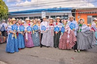 Con más de 400 participantes, delegación de Banco General se luce en el Desfile de las Mil Polleras