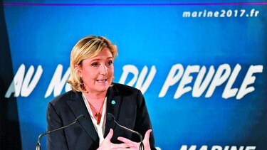 Le Pen alaba el proteccionismo