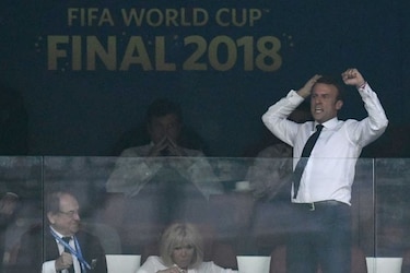 Platini  y Macron felicitan a los Bleus
