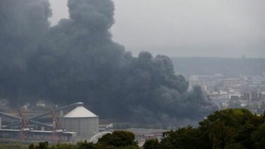 Al menos 19 personas mueren durante incendio en una fábrica china
