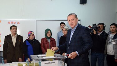 Los turcos votaron en masa en elecciones legislativas