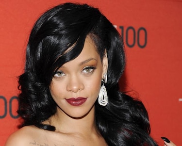 Rihanna demanda a excontadores por pérdidas millonarias