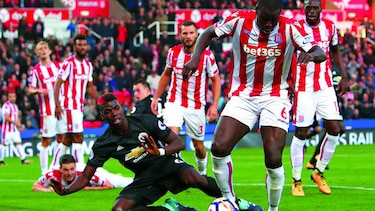 Man U sigue líder pese a empatar ante el Stoke