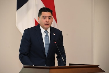 Carrizo reaparece y asegura que protestas no son por contrato minero, sino para atacar al PRD 