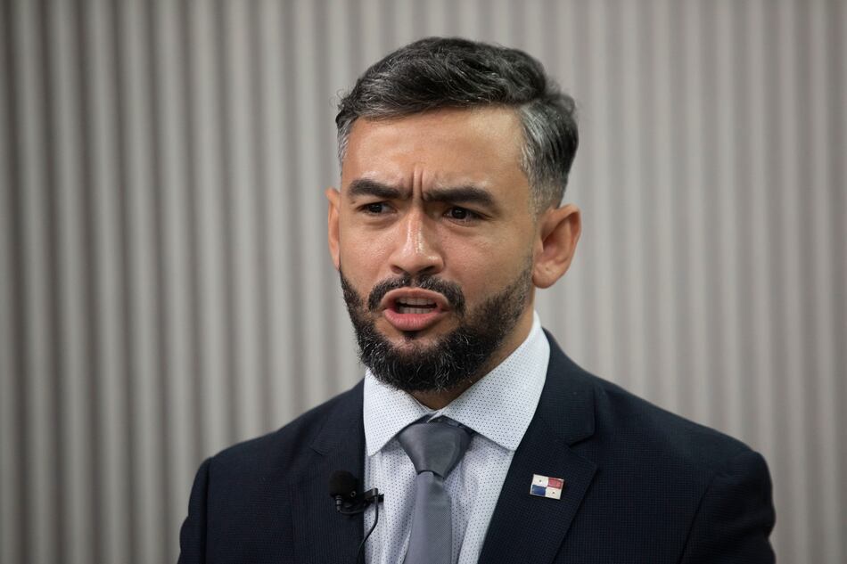 ‘El Ejecutivo busca frenar el avance de los proyectos anticorrupción’: diputado Duke