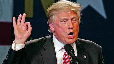 Trump lanza amplio ataque a Clinton