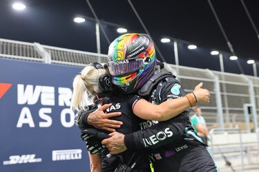 Hamilton firma la pole position del GP de Arabia, Verstappen tercero